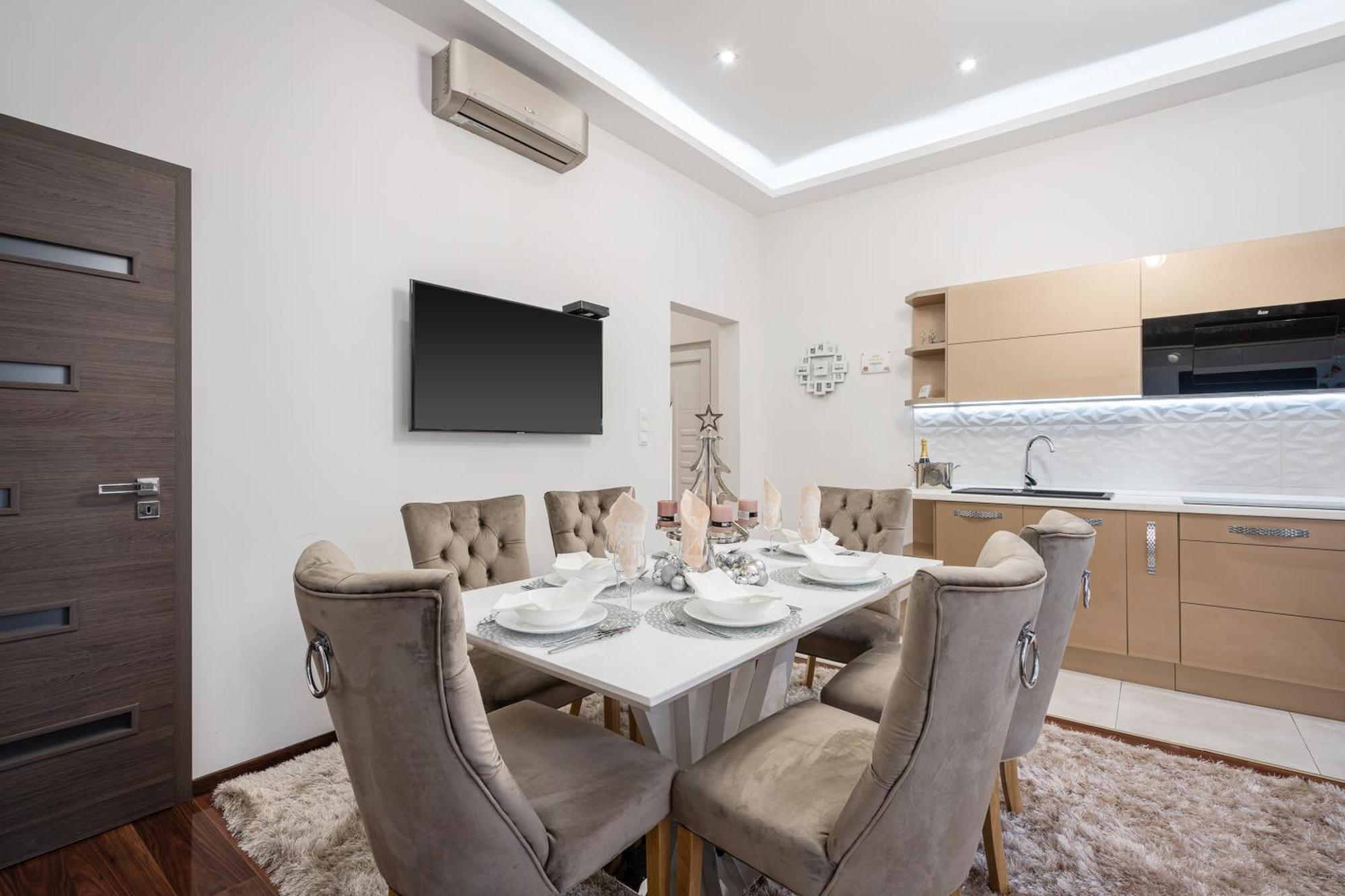 Centrum Opera Luxury Apartment With Free Garage Budapeste Exterior foto