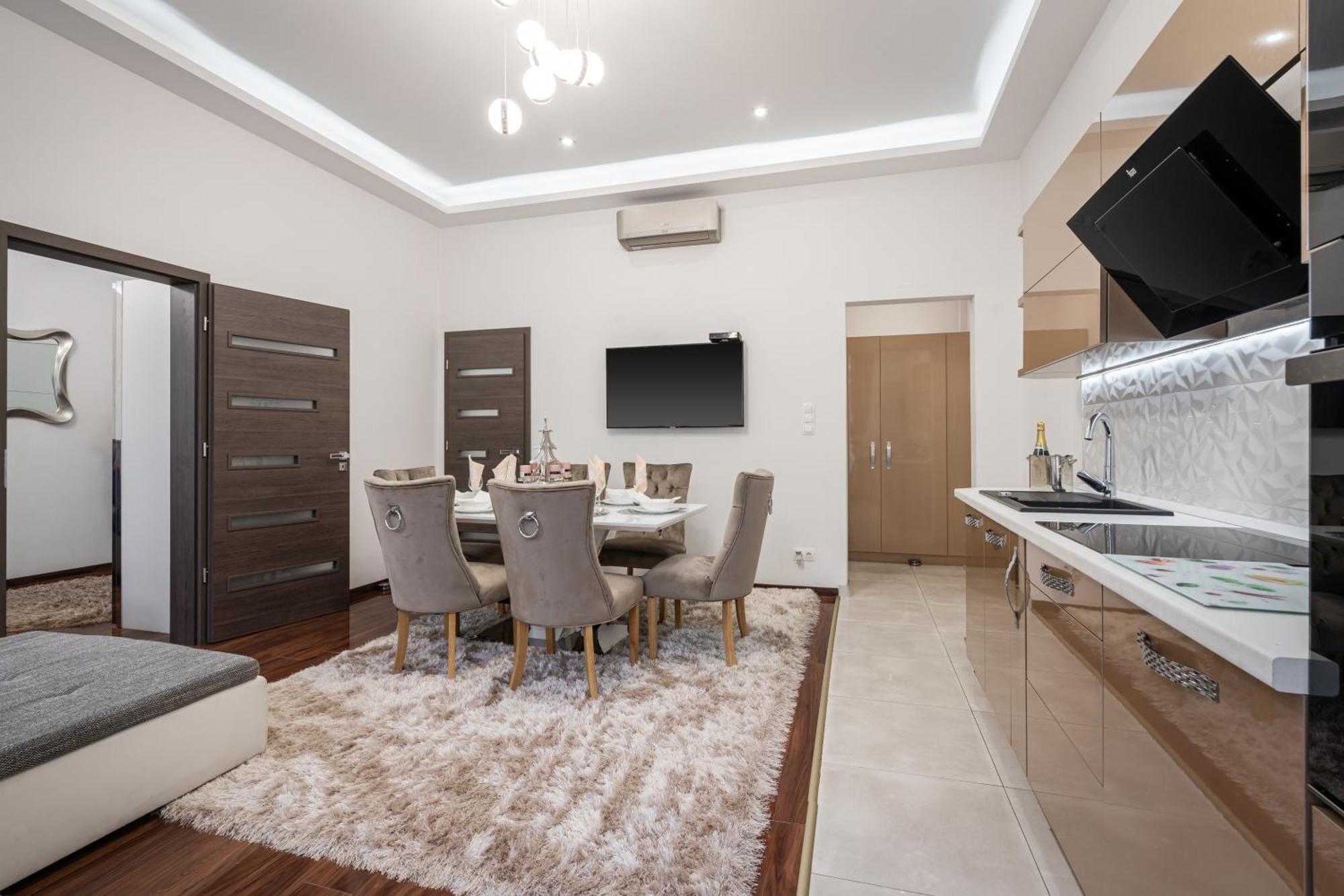 Centrum Opera Luxury Apartment With Free Garage Budapeste Exterior foto